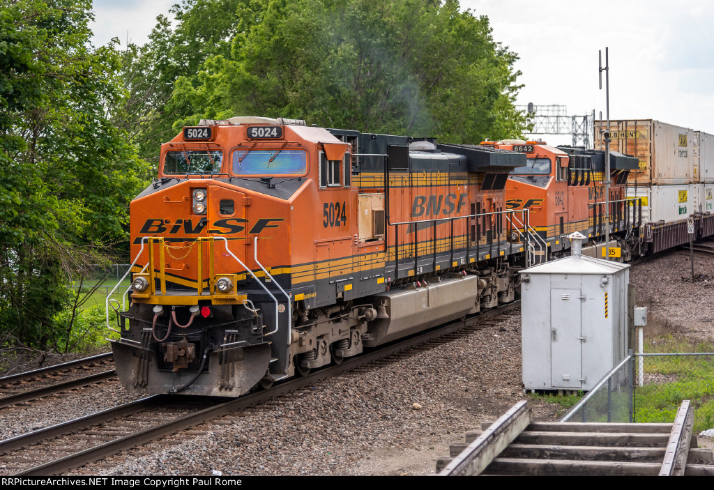 BNSF 5024, GE C44-9W, and BNSF 6642 GE ES44C4 westbound DPU units on BNSF  